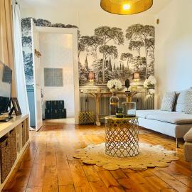 Fabuleux! La Maison Au Bois Dormant