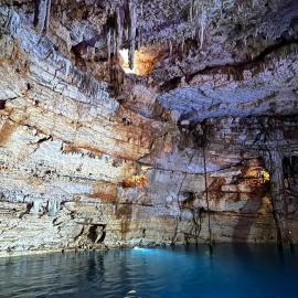 Spazi Ha Glamping & Cenote โรงแรมในYalcobá