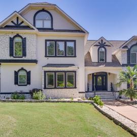 Dock & Home Theater: Pet-Friendly Lake Wylie Home