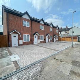 3 Bedroom New House Sleeps 5 with FREE Parking & WiFi-A