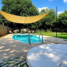 Woodlake Getaway Vacation Rental, hotel a McQueeney