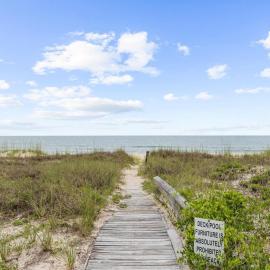 See Escape-Beachfront- East End SGI