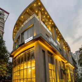 Treebo Premium Niraali Executive, Hinjewadi, Hotel in Pune