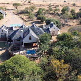 Zebula 1 Pela Lodge, 6 bedrooms, hotel in Warmbaths