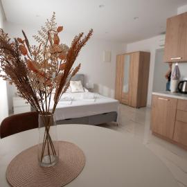 Viesnīca Apartment House LUX - Vodice Vodicē