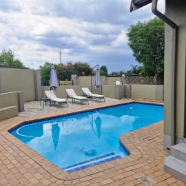 Nightingale Lodge Bed and Breakfast, hotel in Kempton Park