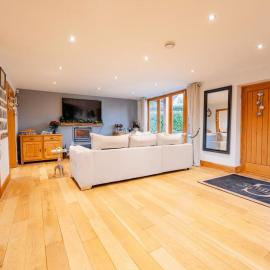 Highview House, Llandevaud, Hotel in Bishton