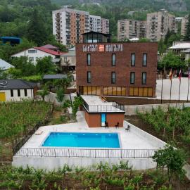 Hotel Chiatureli, khách sạn ở Chiatʼura