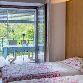 Beachfront Apartment Mare Strunjan, hótel í Strunjan
