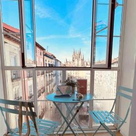 AtuaireHome Preciosa vivienda vistas a la catedral Parking and AC