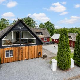Amazing Home In Kjellerup With Sauna, hotel di Kjellerup