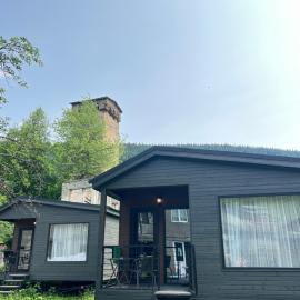 Viesnīca Pele's Cottages Mestijā