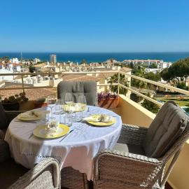 Casa Riviera, 2-Bdrm, Sea View, Pool, Parking, Hotel in Mijas
