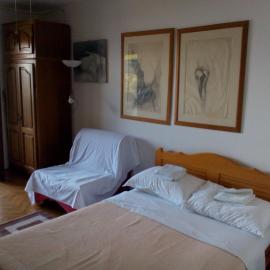 Villa Milas - Apartman 01, hotel di Tkon