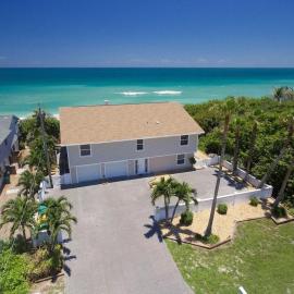 Sandy Shore Pearl-Atlantic Ocean in your Backyard!, hotelli kohteessa Melbourne Beach