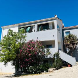 Apartmani Summer, hotel sa Kolan