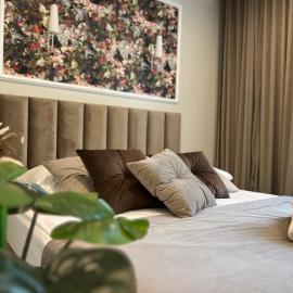 Family & Business Sauna Apartments No2 Leśny nad Zalewem Cedzyna - 2 Bedroom with Private Sauna, Bath with Hydromassage, Terrace, Parking, Catering Options, hotel en Kielce