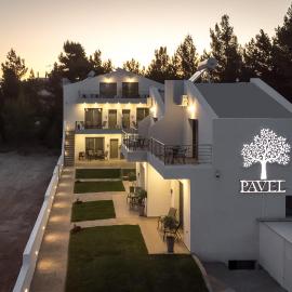 아르테미다에 위치한 호텔 PAVEL apartments near airport