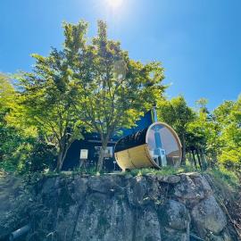 New ! 天空の麓糸島 屋上パノラマ奇跡の眺望 露天風呂絶景サウナ BBQ 16名以上 駐車場6台 ペット, khách sạn ở Itoshima