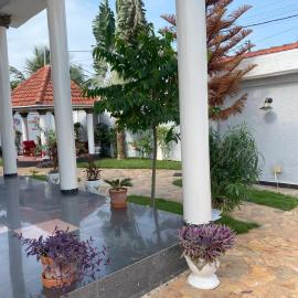 The Manor, Hotel in Lomé