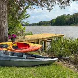 Waterfront Retreat on Raymond Gary State Lake, hotel in Fort Towson