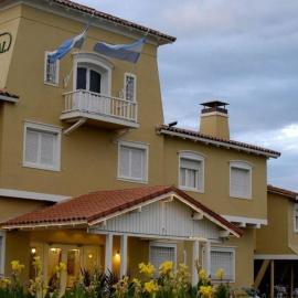 Viesnīca Hotel Colonial ciudad LABOULAYE pilsētā Laboulaye