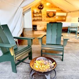 Glamping Tent #3 with Heat AC and Private Bath, hotel u gradu 'Orderville'