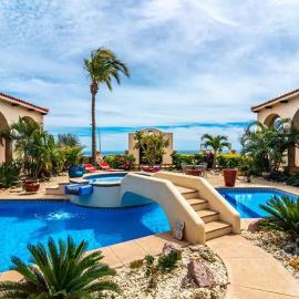 Elegant Hacienda Villa for 20, Ocean Views, Pool, hotel in San José del Cabo