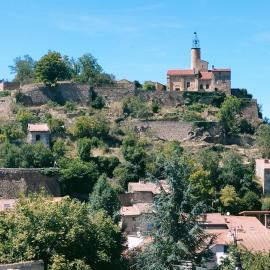 Gîte de la Croix du Bonhomme à Champeix, hótel í Champeix