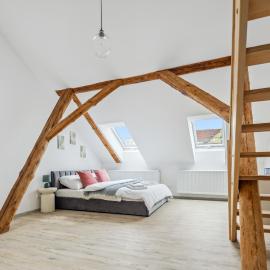 Spacious two-storey apartment with a terrace in the city center, Hotel in Benešov