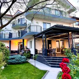 Casa Servus, hotel in Mamaia Sat/Năvodari