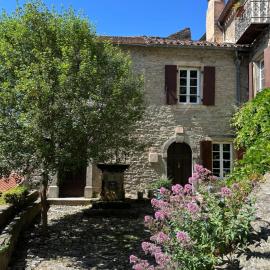 Ostal de la Croix Vieussan, hotel a Vieussan