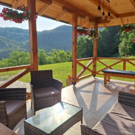 Brvnara, Bogutovačka Banja, hotel i Banja