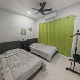 MixxHome Seremban 2, Two Single Beds, Share Bathroom, hotel in Seremban