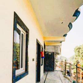 Hotel Sarkar & Marriage Hall Bihar With AC or NON AC Room, hotelli kohteessa Thawe