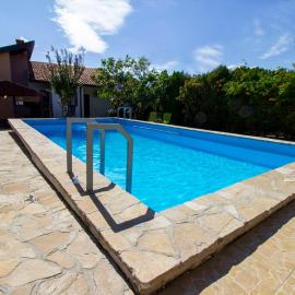 Riverside Pearl house by the river and swimming pool