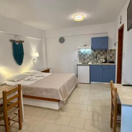 Jimmy's Place, hotel Órmosz Marathokámbuban