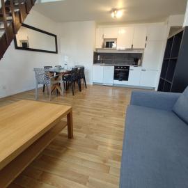 Appart 3 Chambres, Seclin, 5 Voyageurs Tok-Tok S6, hotel a Seclin