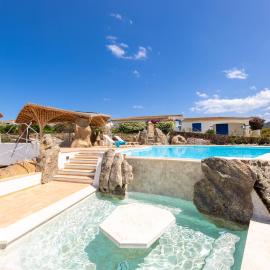 Menhir Boutique Apartments- Adult Only- by Obiettivo vacanza Budoni, hotel v destinácii Tanaunella
