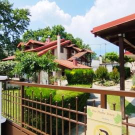 "The plane trees", hotel in Polykárpion