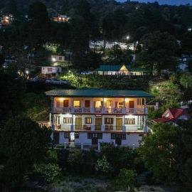 Alaya Stays Headingly Suites Lake-Facing 2 BHK Retreat Just Above Mall Road