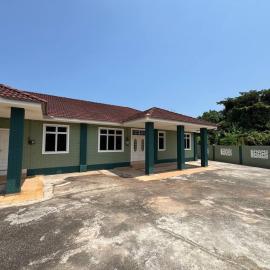 Green Dream Homestay 4&5 USM-HPUSM With Wi-Fi & Netflix 7 Aircond Rooms, hotel in Kota Bharu