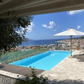 Aegean Panorama Hideaway & Pool in Samos, hotel em Vathý