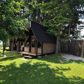 Glamping Gradiško, viešbutis mieste Nova Vas