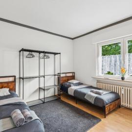 Velbert, gute Lage, Ideal für Geschäftsleute, Monteure, Messegäste, 3 Schlafzimmer, SmartTV – hotel w mieście Velbert