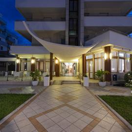 Hotel Royal, khách sạn ở Alba Adriatica