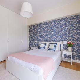 Olivais Spacious Apartment near airport