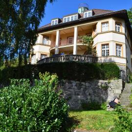 Rachmannova vila s bazénem, hotel in Nový Bor