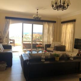 Upper chalet at lavista bay, hotel in Dawwār Ḩājj as Sayyid Rizq
