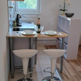 Studio apartman I&R, hotel in Ciovo